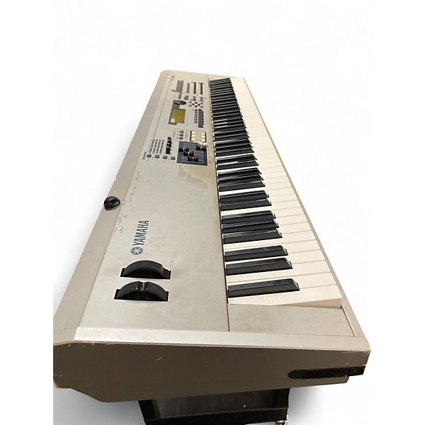 Used Yamaha MO8 88 Key Keyboard Workstation