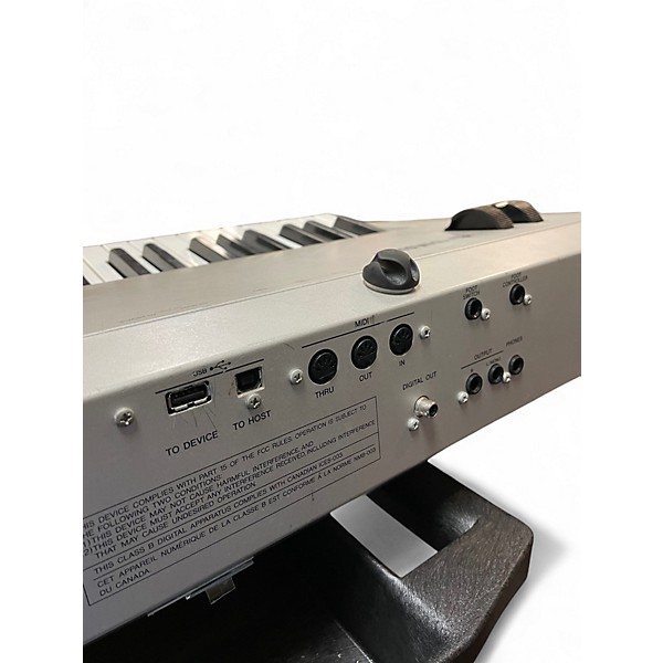 Used Yamaha MO8 88 Key Keyboard Workstation