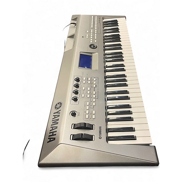 Used Yamaha MM6 61 Key Keyboard Workstation