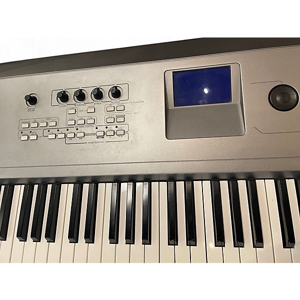 Used Yamaha MM8 88 Key Synthesizer