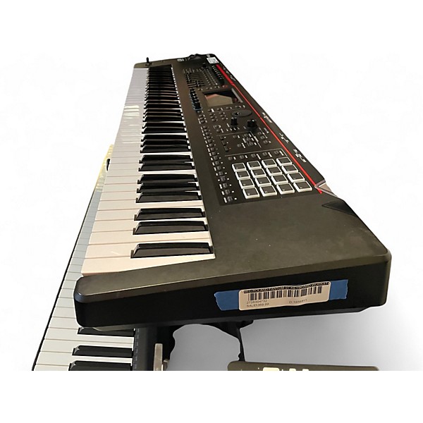 Used Roland Fantom 07 Keyboard Workstation