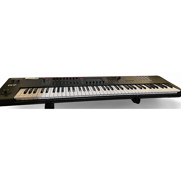 Used Roland Fantom 07 Keyboard Workstation