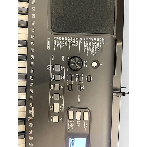 Used Yamaha PSRE373 Arranger Keyboard