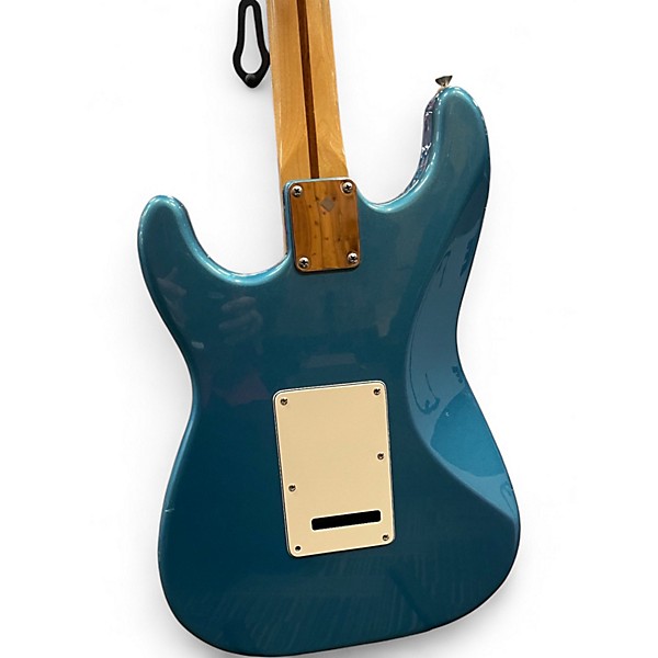 Used 1996 Fender Standard Stratocaster Lake Placid Blue Solid Body Electric Guitar