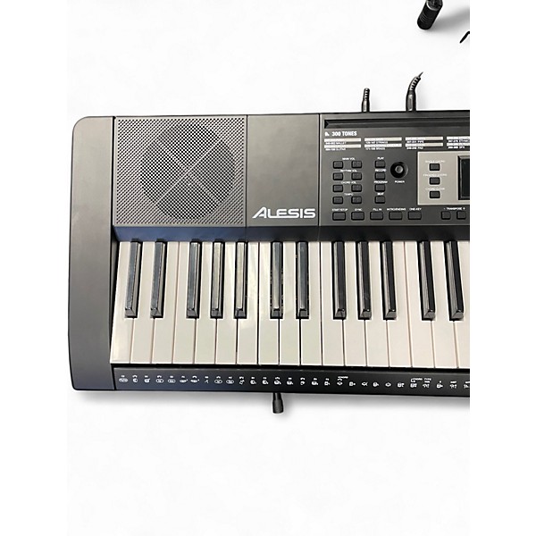 Used Alesis Harmony61 Keyboard Workstation