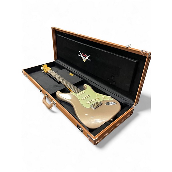 Used Fender Custom Shop 62 Journeyman Stratocaster Relic Aged Shoreline Gold Solid Body Electric Guitar