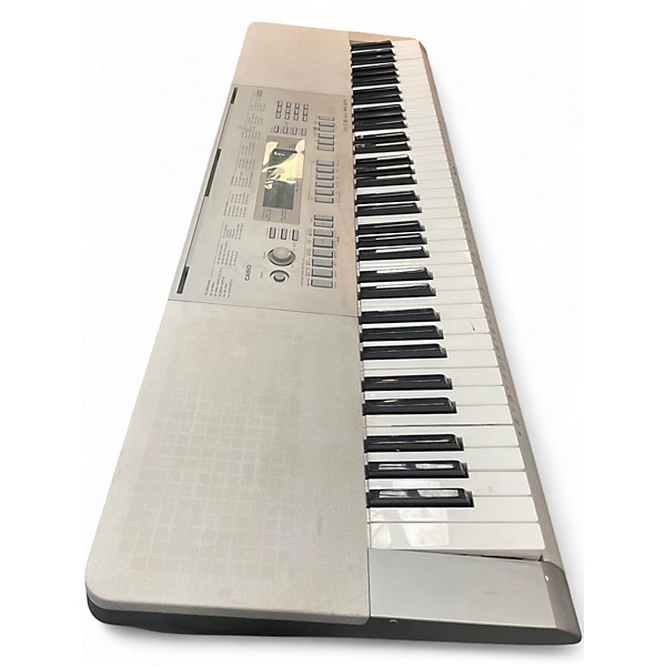 Used Casio WK225 76-Key Keyboard Workstation