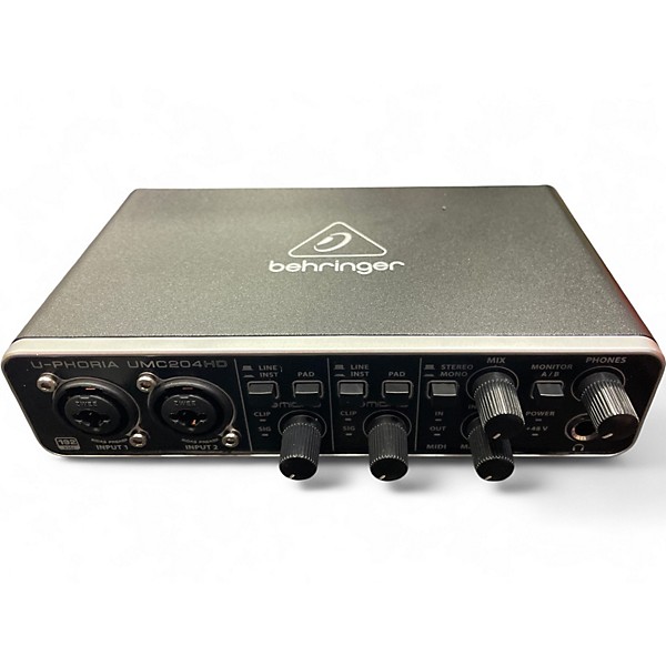 Used Behringer umc204 hd Audio Interface