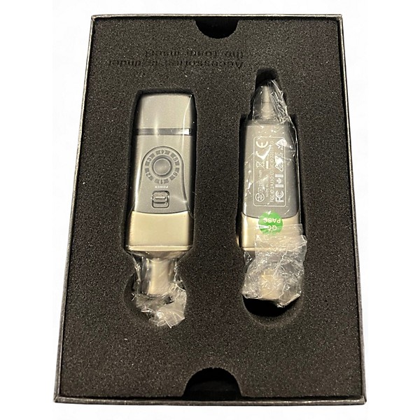 Used Xvive Dynamic Microphone Wireless System Handheld Wireless System