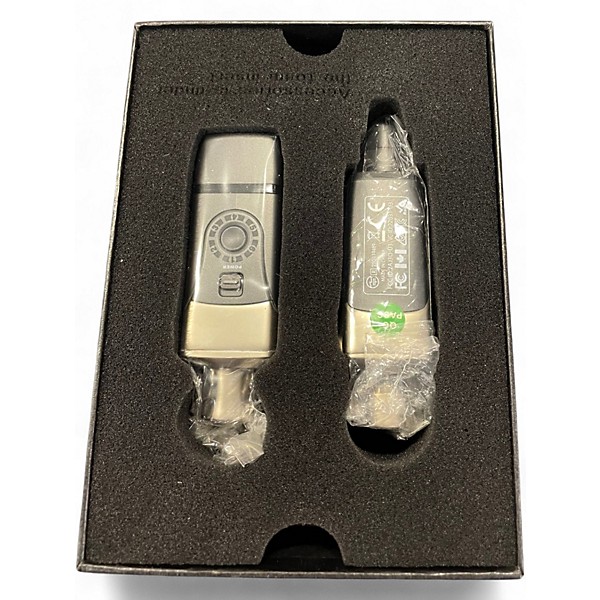 Used Xvive Dynamic Microphone Wireless System Handheld Wireless System