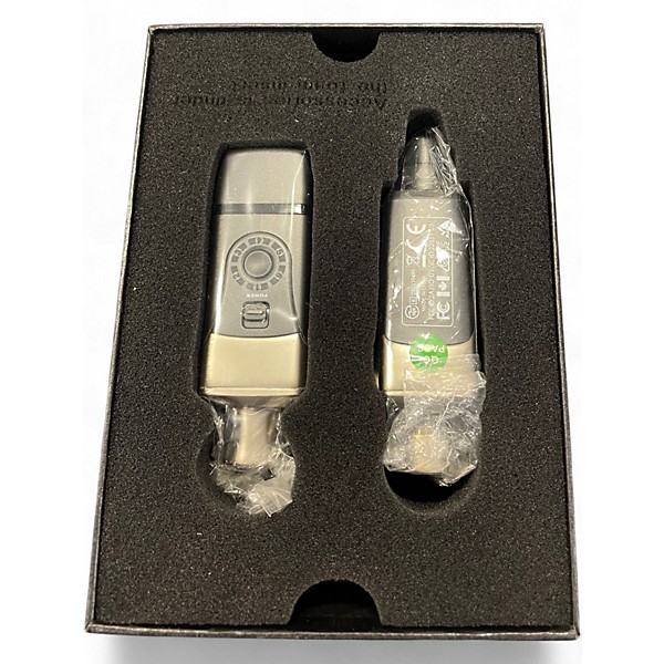 Used Xvive Dynamic Microphone Wireless System Handheld Wireless System