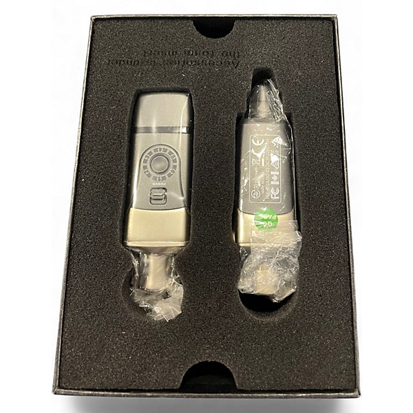 Used Xvive Dynamic Microphone Wireless System Handheld Wireless System