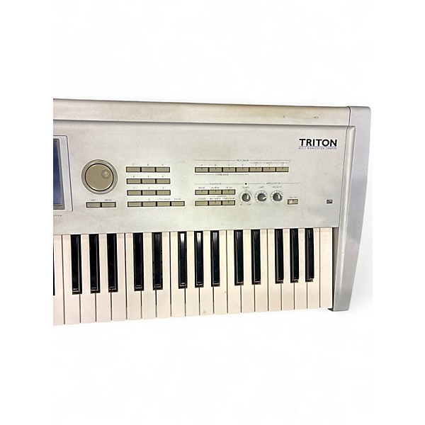 Used KORG Triton Classic 61 Key Keyboard Workstation