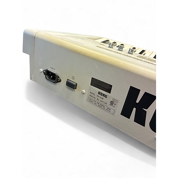 Used KORG Triton Classic 61 Key Keyboard Workstation