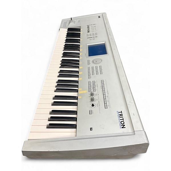 Used KORG Triton Classic 61 Key Keyboard Workstation