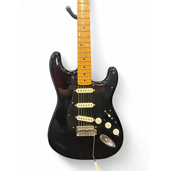 Used Fender Special Edition Standard Stratocaster Black Solid Body Electric Guitar