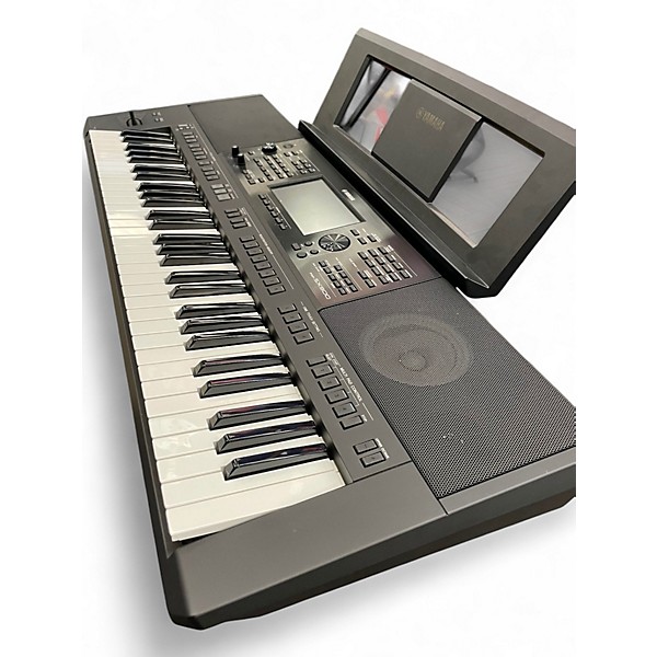 Used Yamaha PSRSX900 Keyboard Workstation
