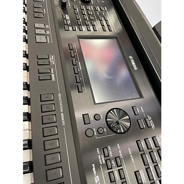 Used Yamaha PSRSX900 Keyboard Workstation