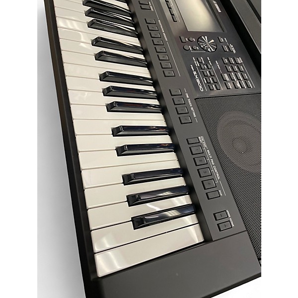 Used Yamaha PSRSX900 Keyboard Workstation