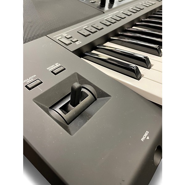Used Yamaha PSRSX900 Keyboard Workstation