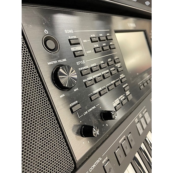 Used Yamaha PSRSX900 Keyboard Workstation