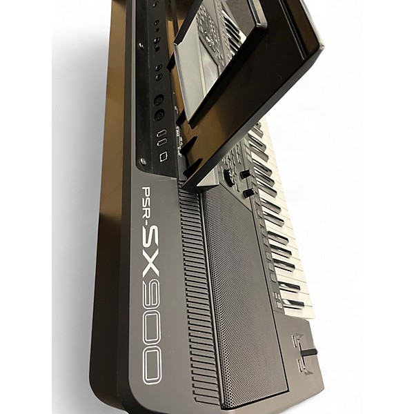 Used Yamaha PSRSX900 Keyboard Workstation