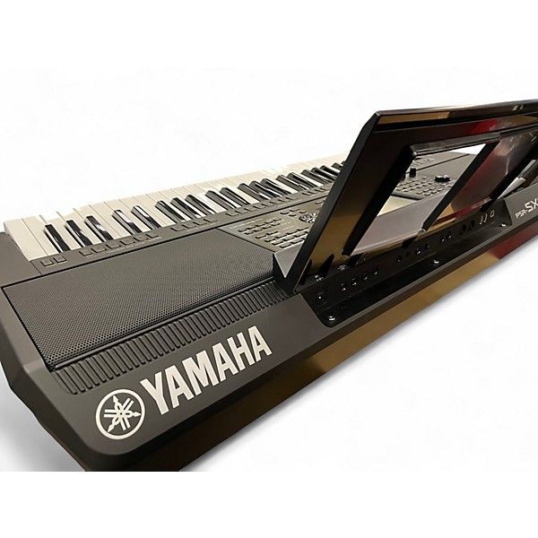Used Yamaha PSRSX900 Keyboard Workstation