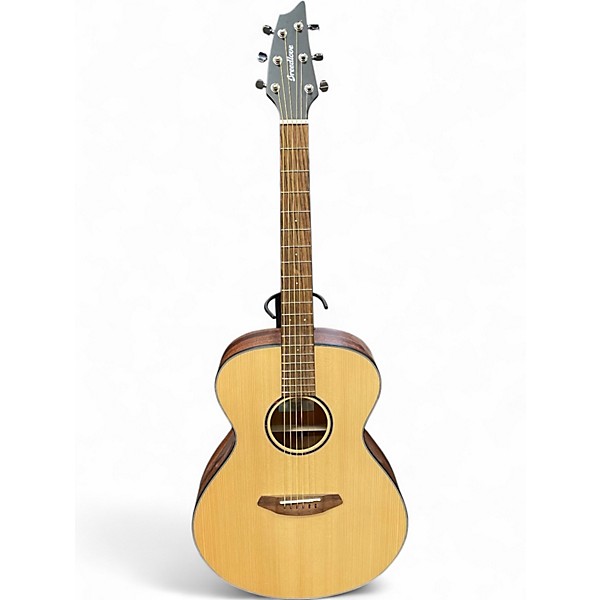 Used Breedlove Discovery Concert Natural Acoustic Guitar