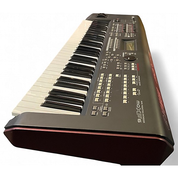 Used Yamaha MOXF6 Keyboard Workstation