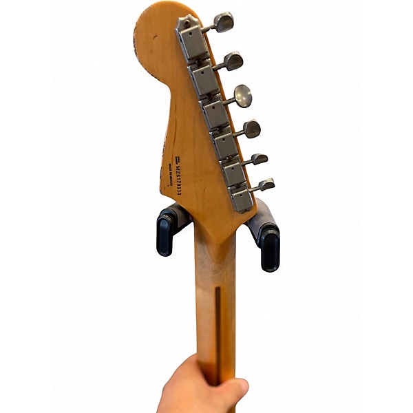 Used Fender Road Worn 1950S Stratocaster 2 Color Sunburst Solid Body Electric Guitar