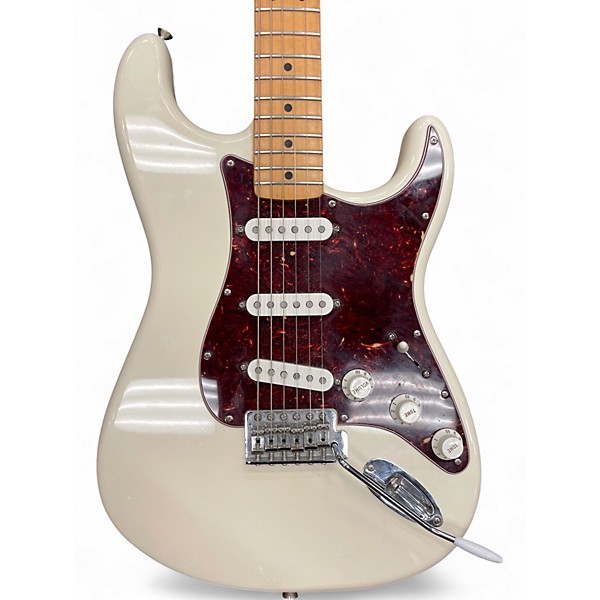 Used Fender Deluxe Roadhouse Stratocaster Alpine White Solid Body Electric Guitar