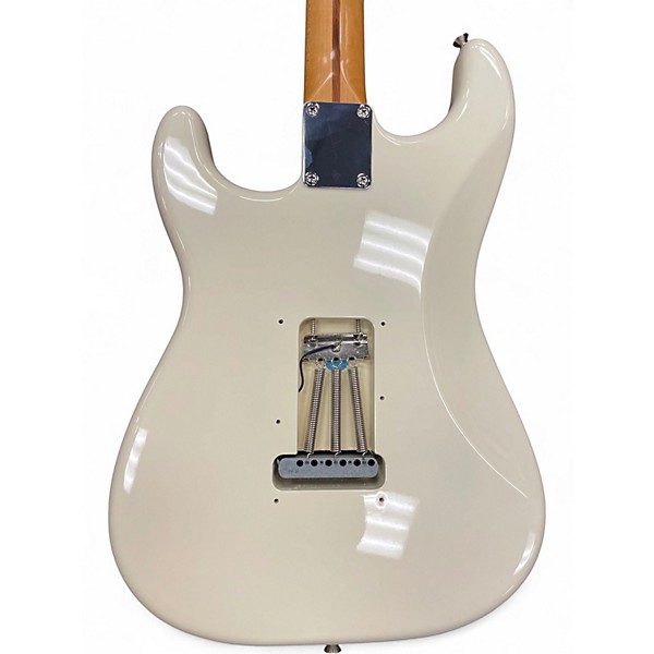 Used Fender Deluxe Roadhouse Stratocaster Alpine White Solid Body Electric Guitar