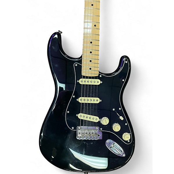 Used 2024 Fender special edition player stratocaster Black Solid Body Electric Guitar