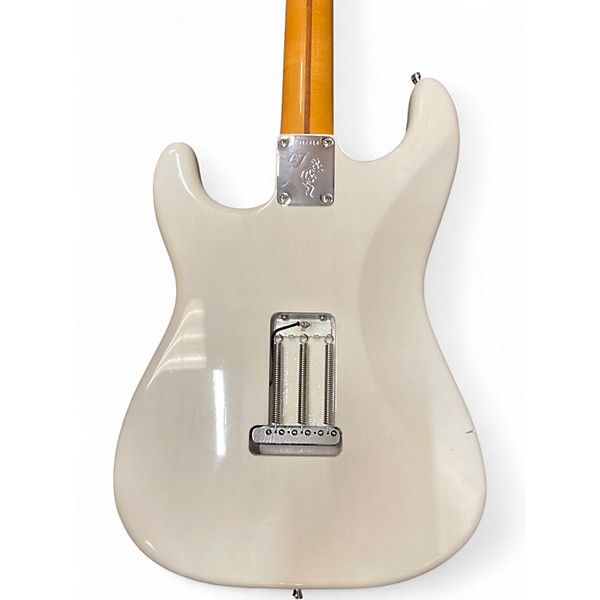 Used Fender Artist Series Eric Johnson Stratocaster white Solid Body Electric Guitar