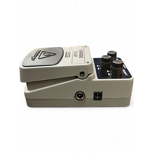 Used Behringer VD400 Vintage Delay Effect Pedal