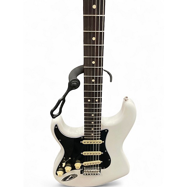 Used Fender PLAYER 2 WHITE Solid Body Electric Guitar