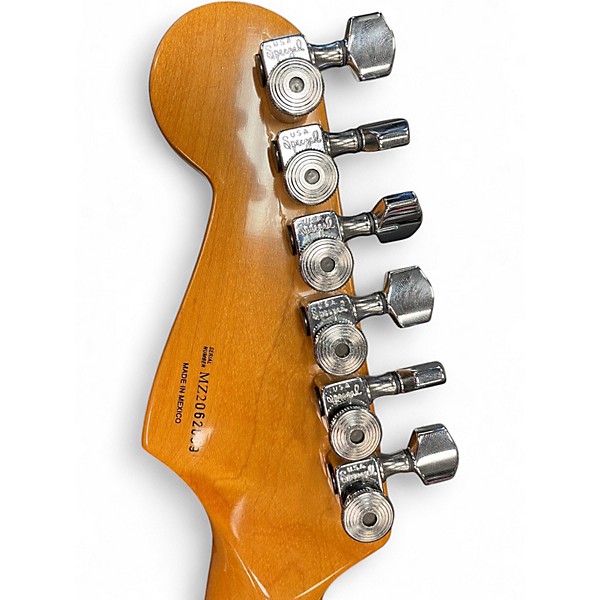 Used Fender Classic Series 1960S Stratocaster 3 Tone Sunburst Solid Body Electric Guitar