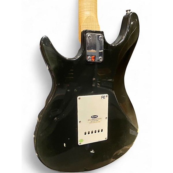 Used Behringer iAXE 393 Black and White Solid Body Electric Guitar