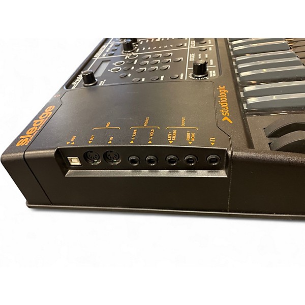 Used Studiologic sledge Synthesizer