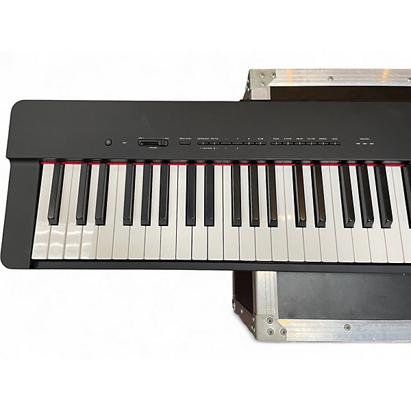 Used Yamaha P-225 Stage Piano