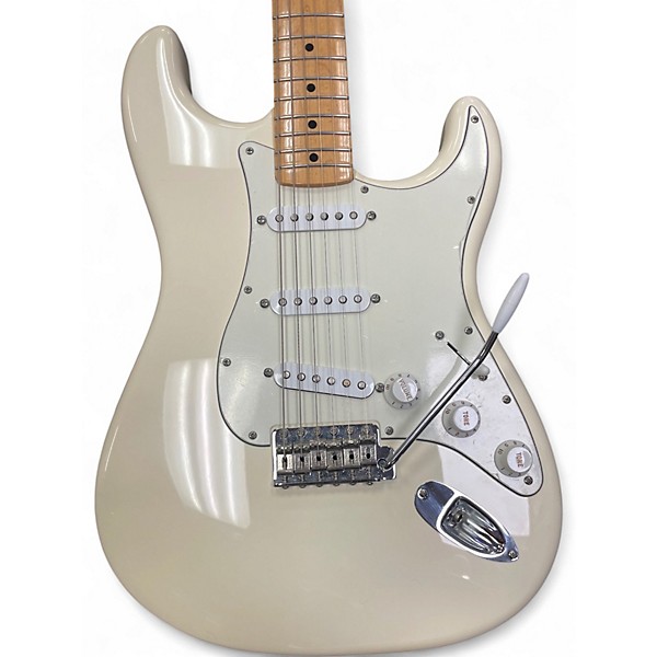 Used Fender Classic Series '70s Stratocaster Olympic White Solid Body Electric Guitar