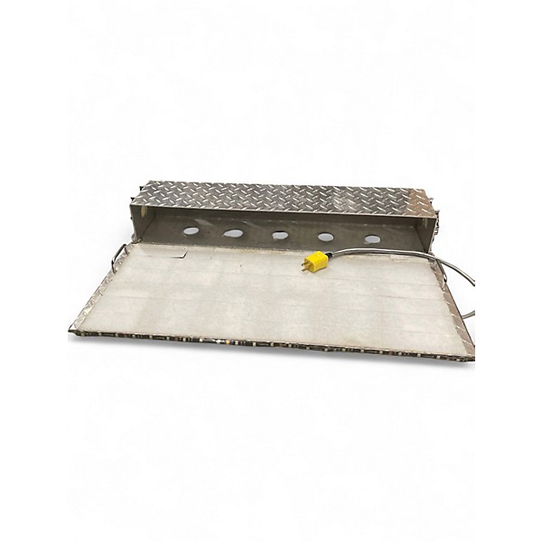 Used Trailer Trash Pedalboards 30x18 Pedal Board