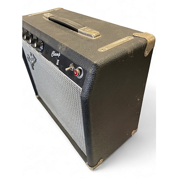 Vintage 1982 Fender champ 2 Tube Guitar Combo Amp