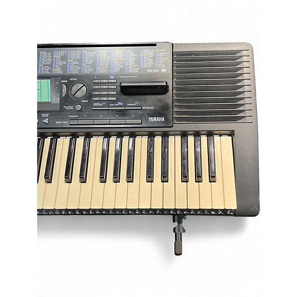 Used Yamaha PSR320 61 Key Portable Keyboard