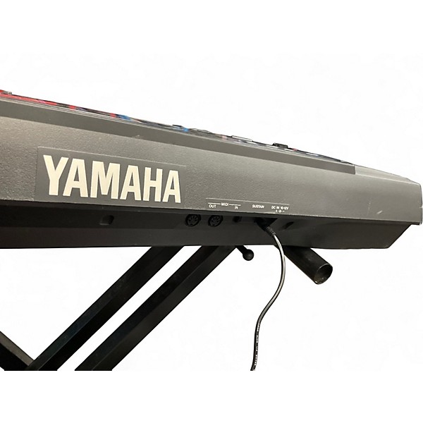 Used Yamaha PSR320 61 Key Portable Keyboard