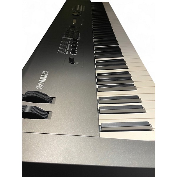 Used Yamaha MX88BK Synthesizer