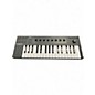 Used Native Instruments Komplete Kontrol M32 MIDI Controller thumbnail