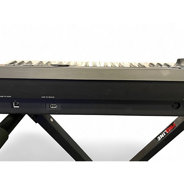 Used Yamaha modx6+ Synthesizer