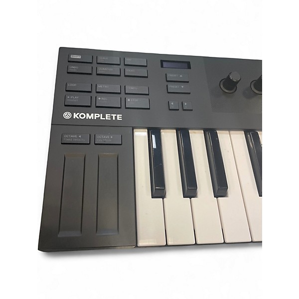 Used Native Instruments KOMPLETE KONTROL M32 MIDI Controller