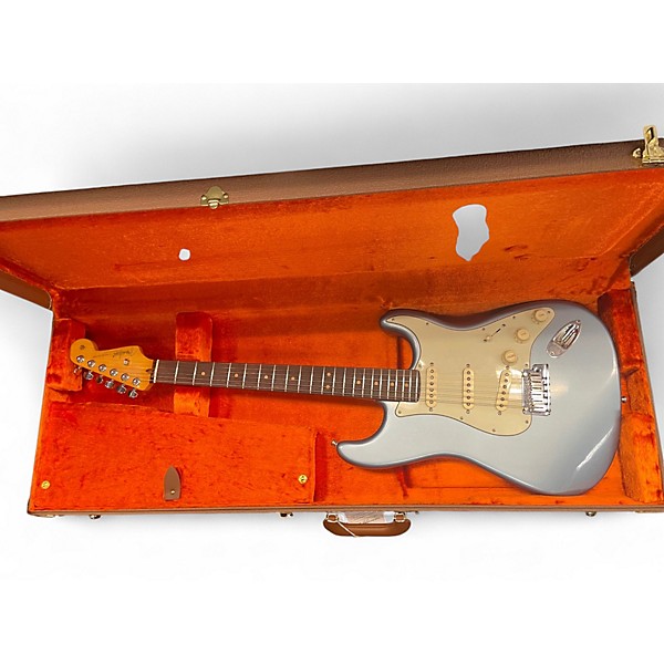 Used Fender American Ultra Luxe Vintage Stratocaster Ice Blue Metallic Solid Body Electric Guitar